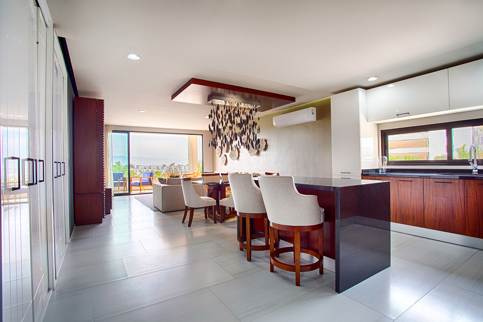 Quadrant luxury cocina y comedor